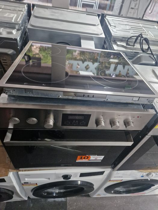 Фурна с Керамични котлони Bauknecht