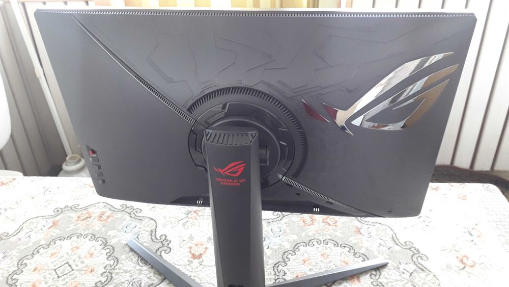 Asus  ROG Strix XG27UQR 27" 4k 144hz