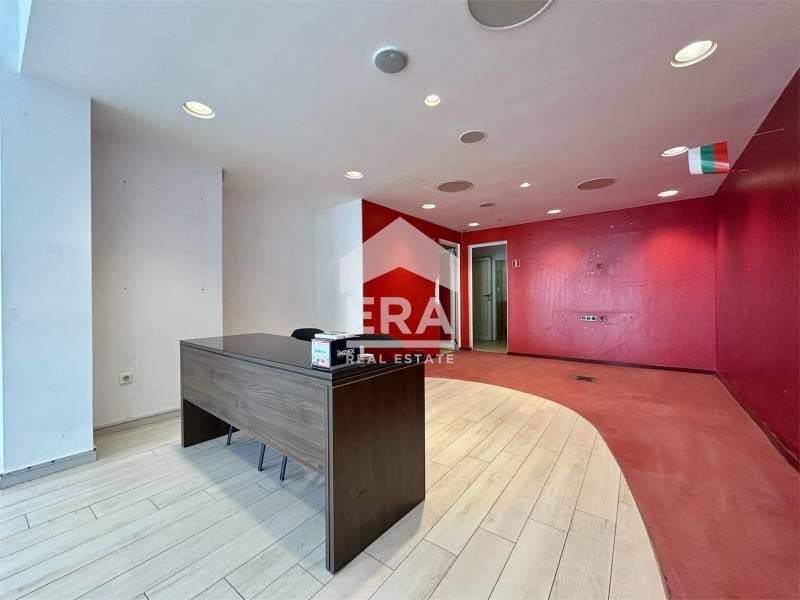 Дава се под наем Магазин в София, Надежда 1 - 103 кв.м за 2900 € - Снимка #3