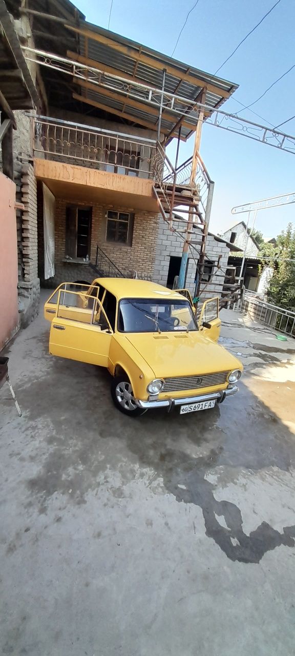 Yili 1981 vaz 2101 rangi sariq