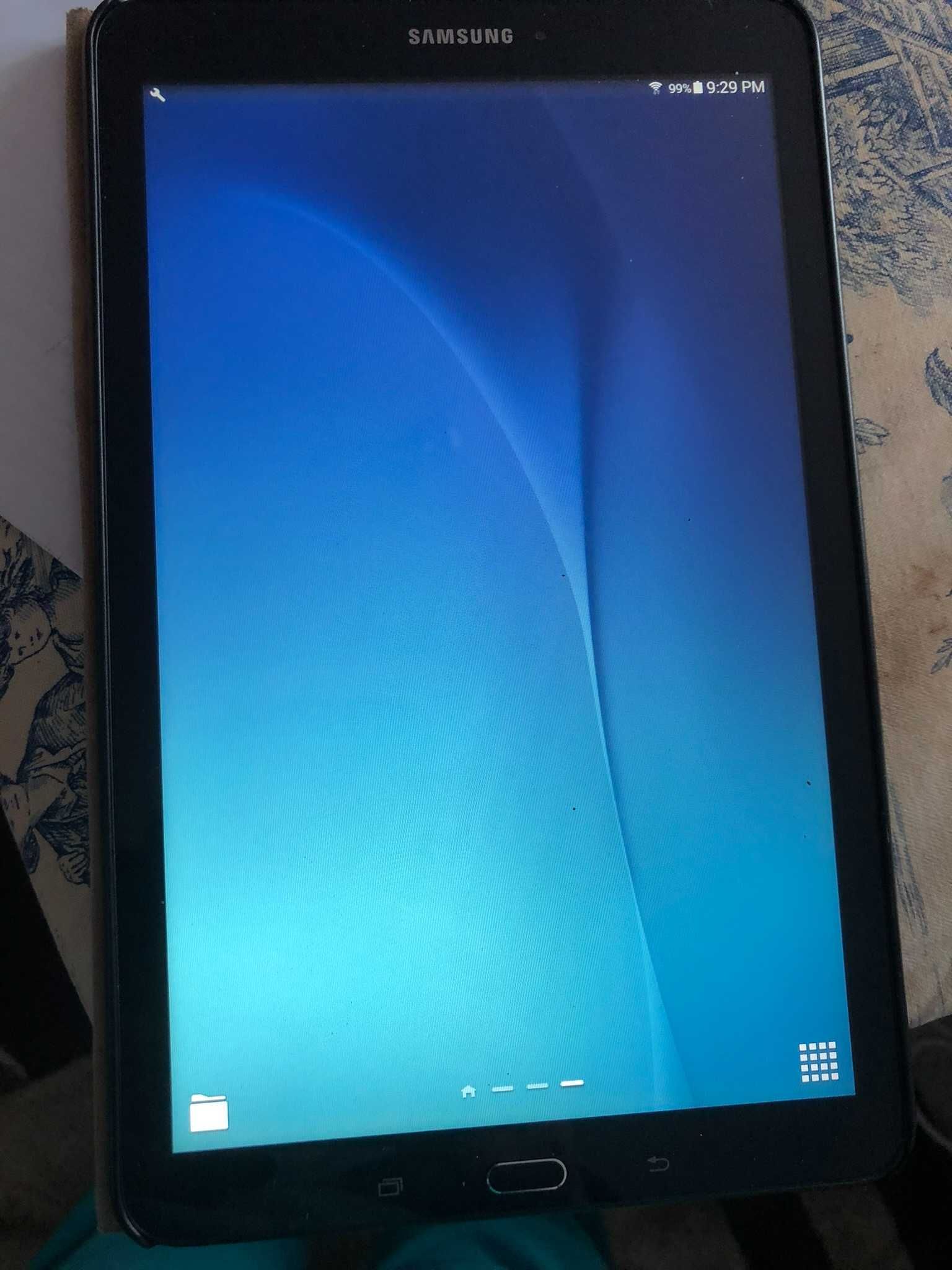 Tableta Samsung SM-T560