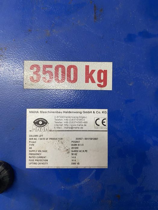 Подемник двуколонен 3.5т. Maha