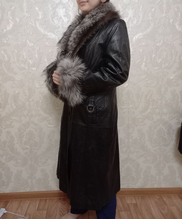 Продам натуральный кожаный плащ