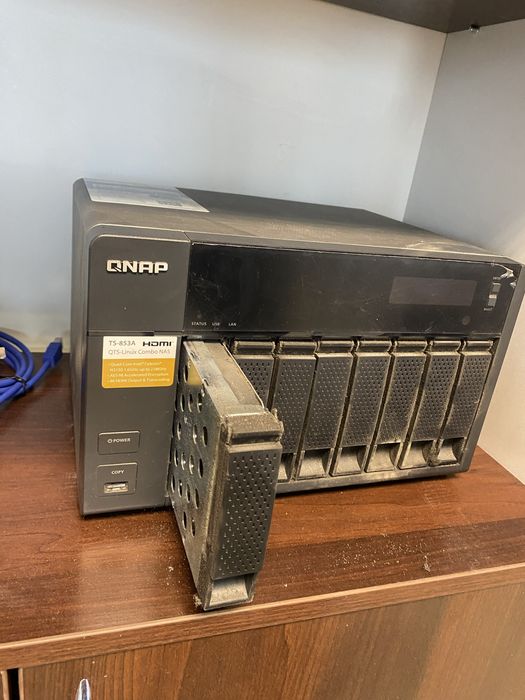NAS QNAP TS-853A сетевое хранилище