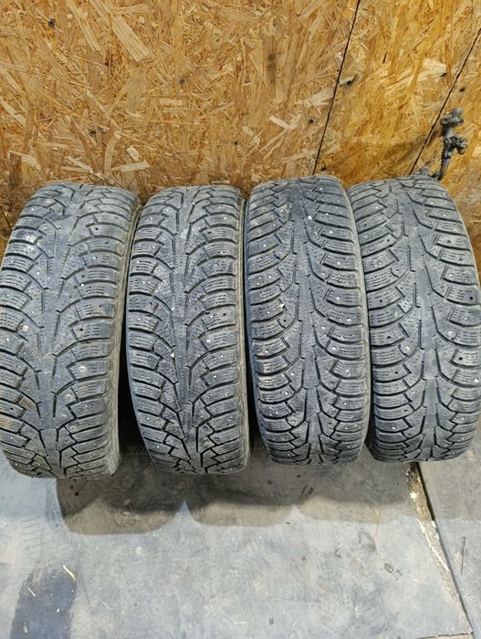 Продам покрышки в среднем состоянии на фото все видно