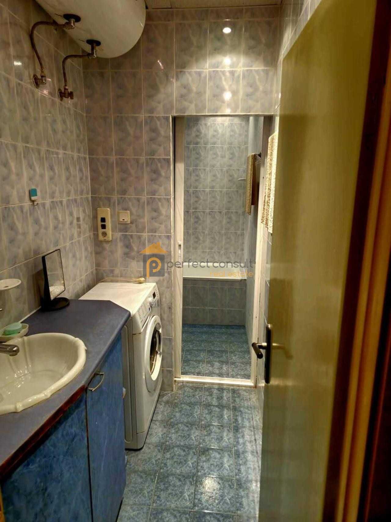 Тристаен Апартамен в Центъра