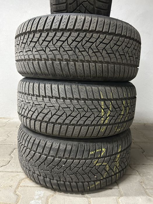 Продавам зимни гуми 225/45/17 DUNLOP WINTER SPORT 5 MFS 91H