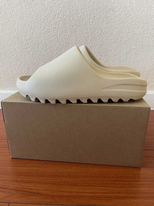 Yeezy Slide Bone