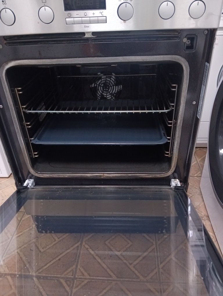 Иноксова печка с индукционни котлони Voss Electrolux 2 години Гаранция