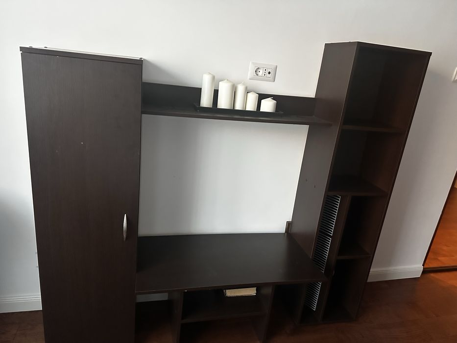 Comoda tv cu rafturi