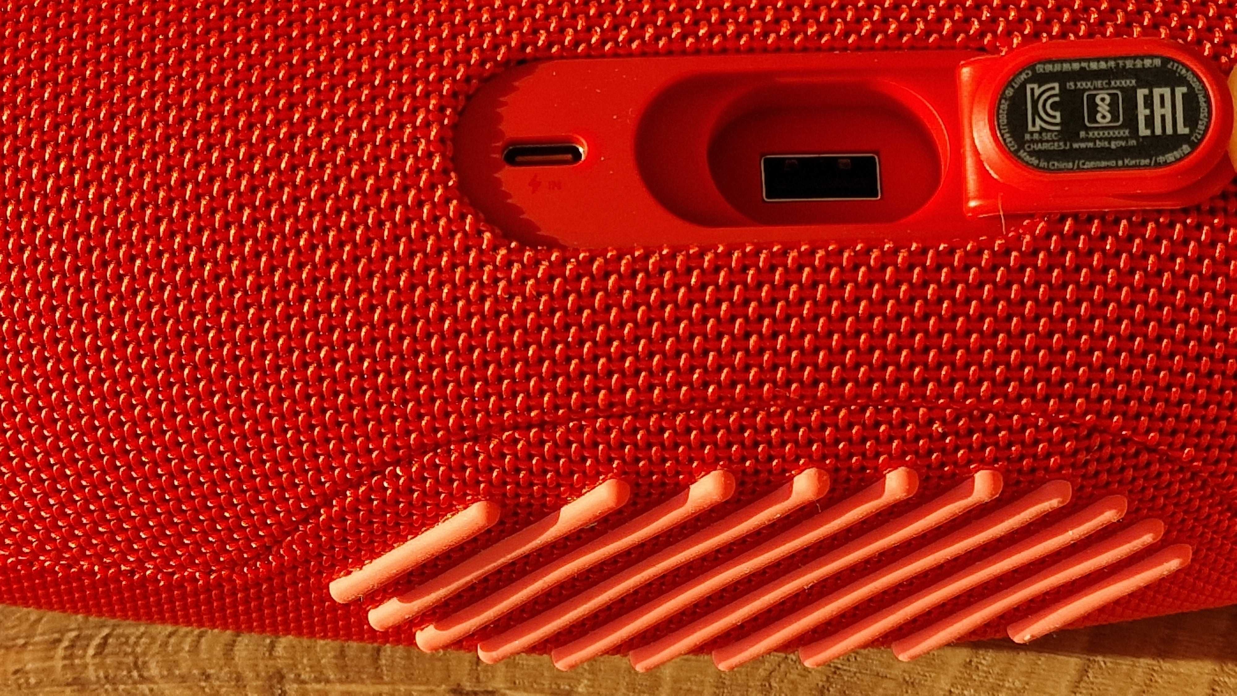 JBL Charge 5, Оригинал, като нова.