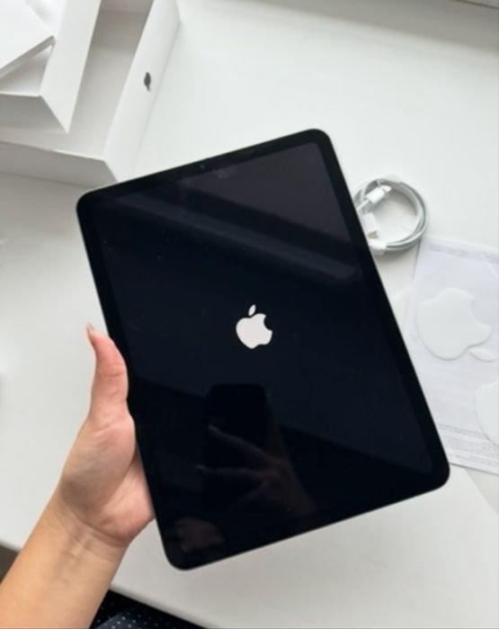 Планшет Apple iPad Air 2022 Wi-Fi 10.9 дюйм 8 Гб/256 Гб серый