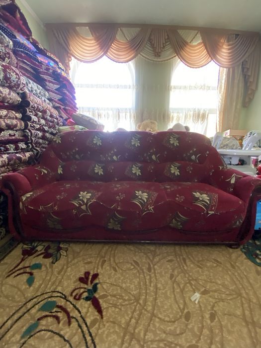 Продается мягкая мебель диван с креслами