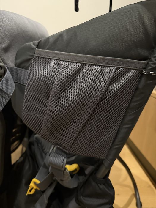 Rucsac drumetii pentru carat copilul Deuter