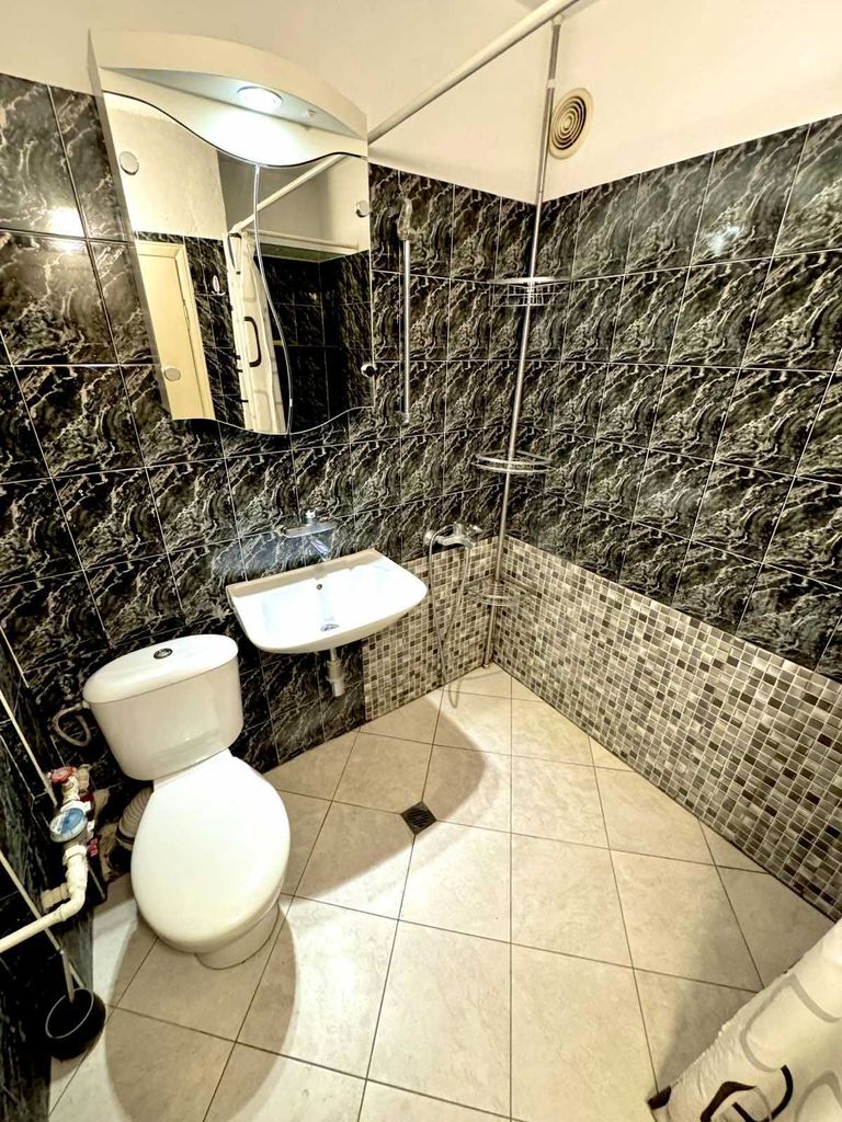 Дава се под наем Двустаен апартамент в Русе, Център - 69 кв.м за 306 € - Снимка #8
