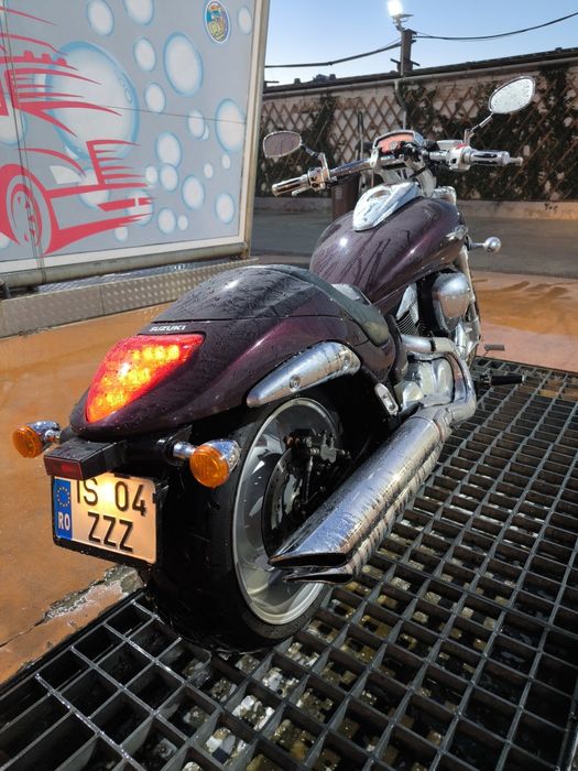 Suzuki intruder M109R