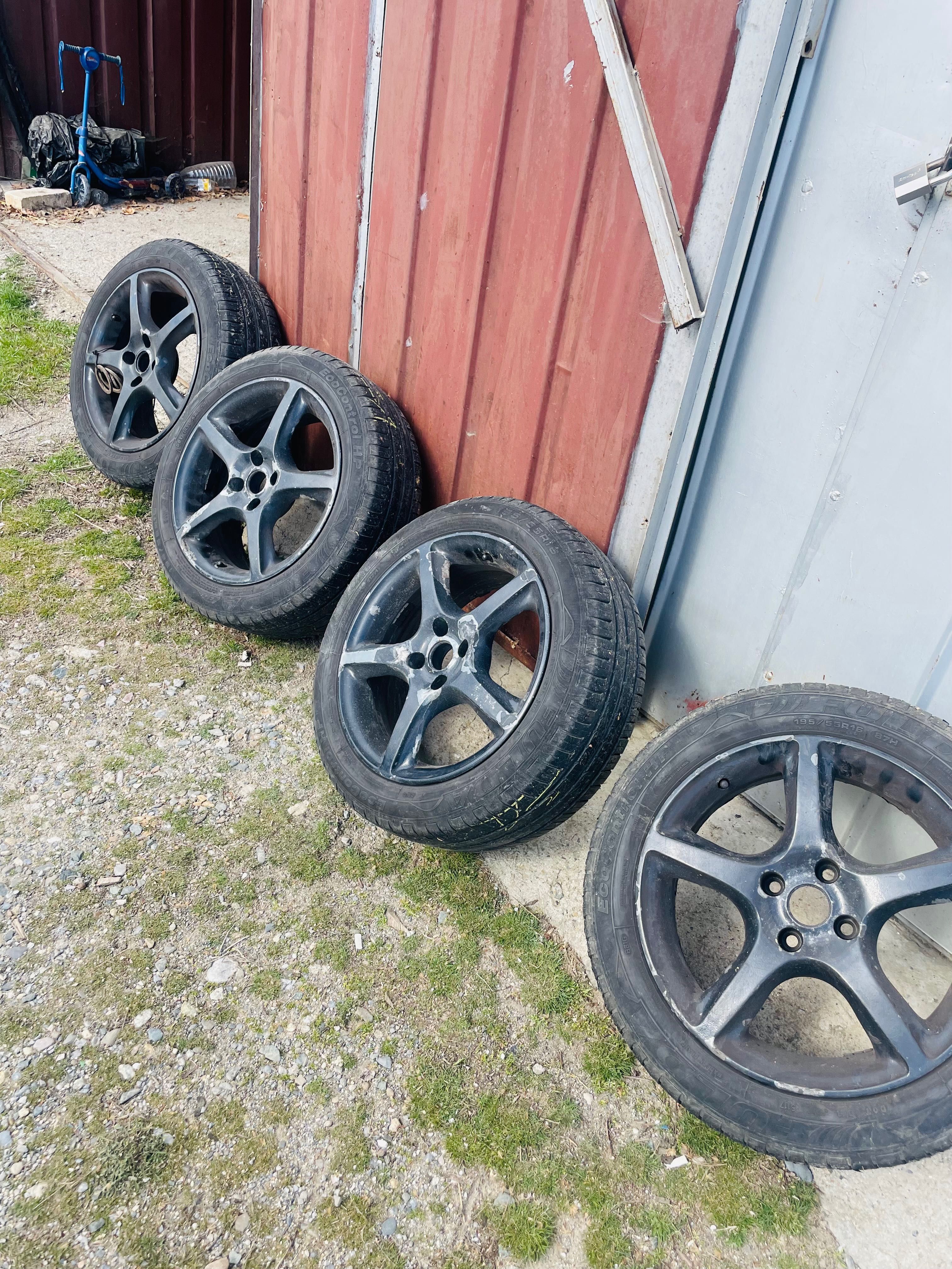 Гуми за Mini Cooper 16”
