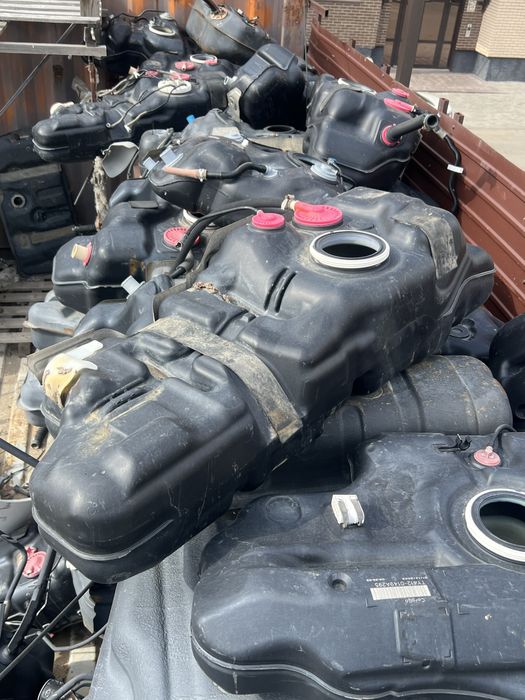 Топливные баки Toyota lexus