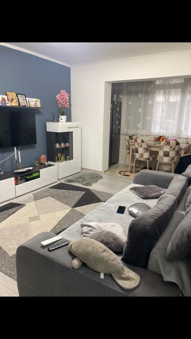Închiriez apartament cu o camera