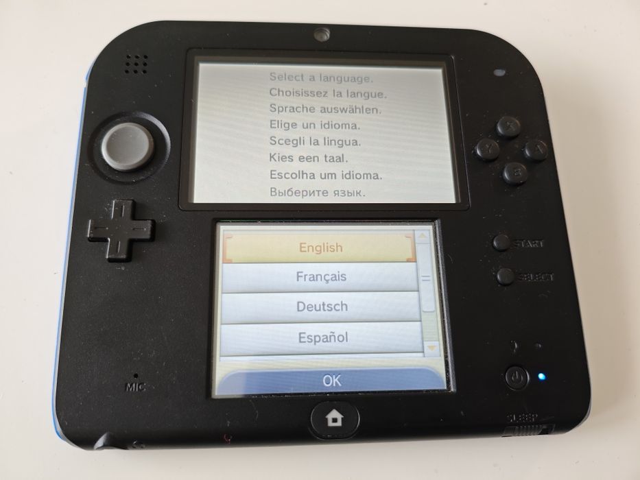 Nintendo 2DS конзола