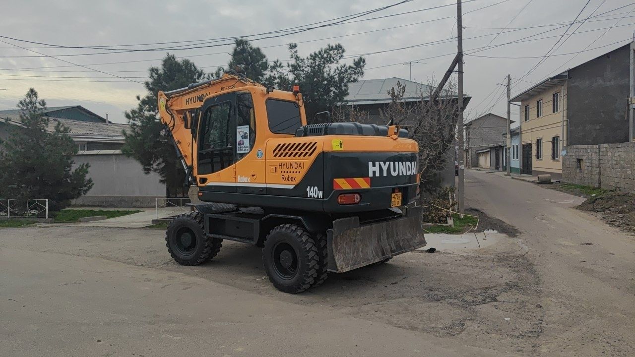 Hyundai 140 ekskavatr 2010 yil