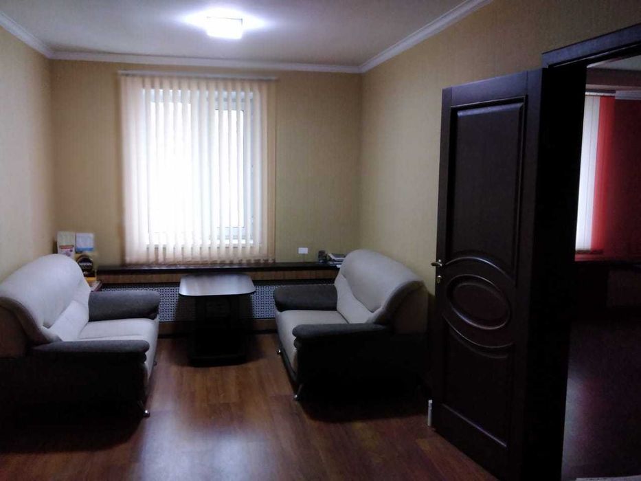 часть административного здания