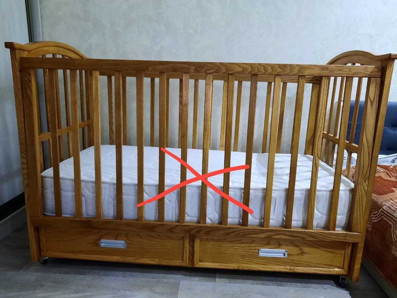 Продам детскую деревянную кровать БЕЗ МАТРАСА
