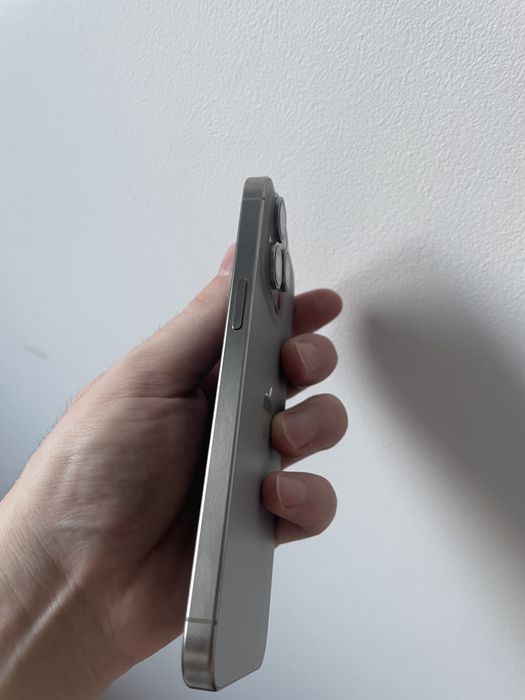 Vând Iphone 16 pro max un tera