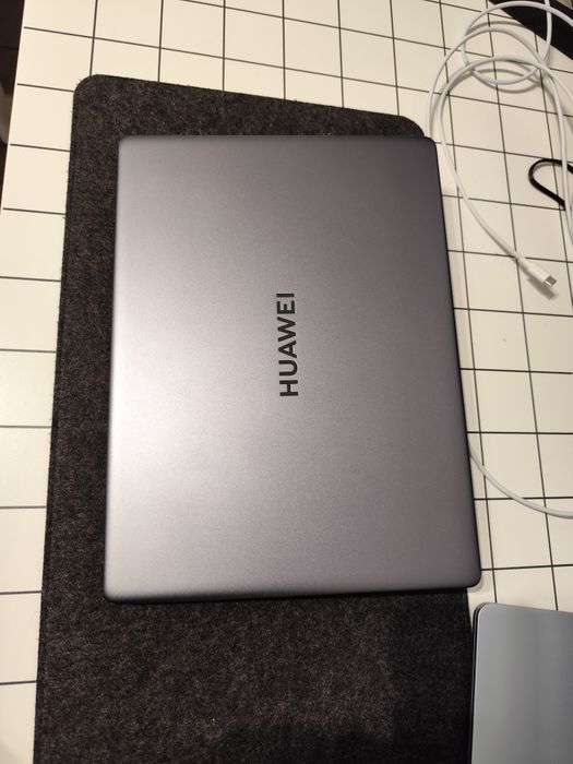 Huawei Mate book 14s