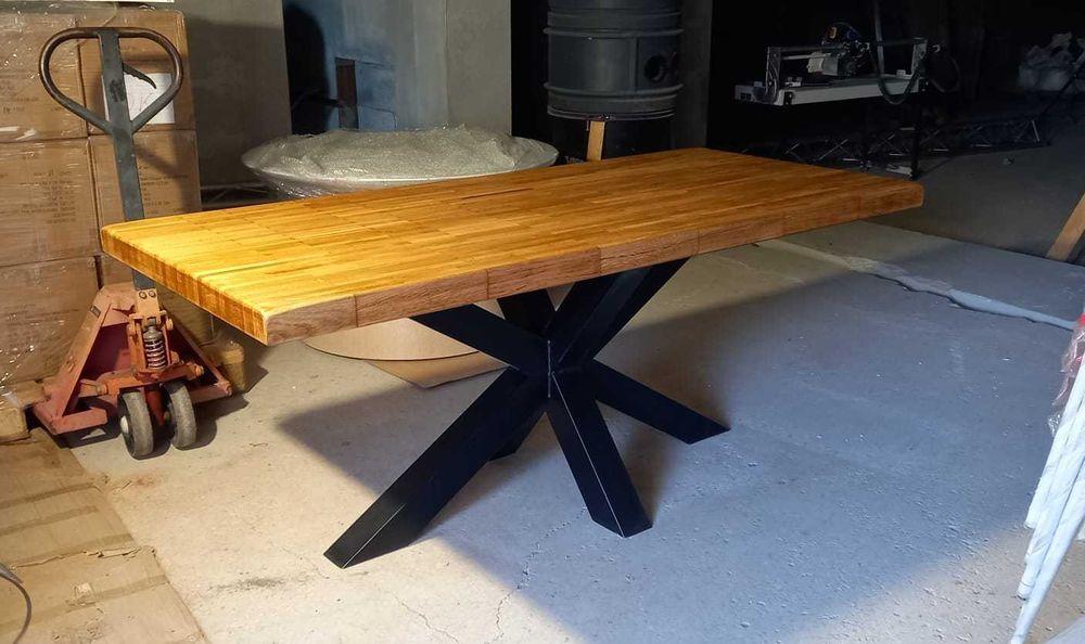 Masa din stejar vechi