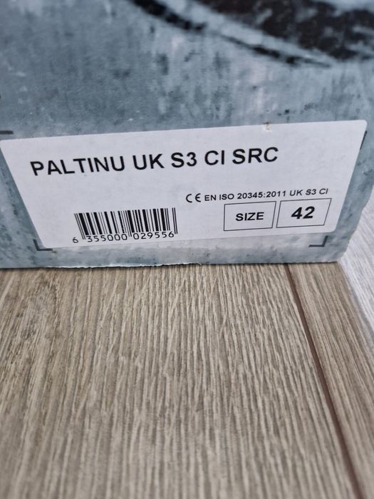 Bocanci de lucru cu bot metalic