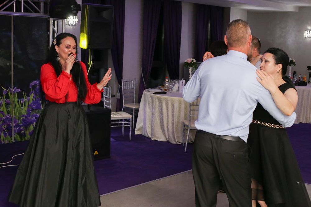Solistă evenimente, program românesc și internațional