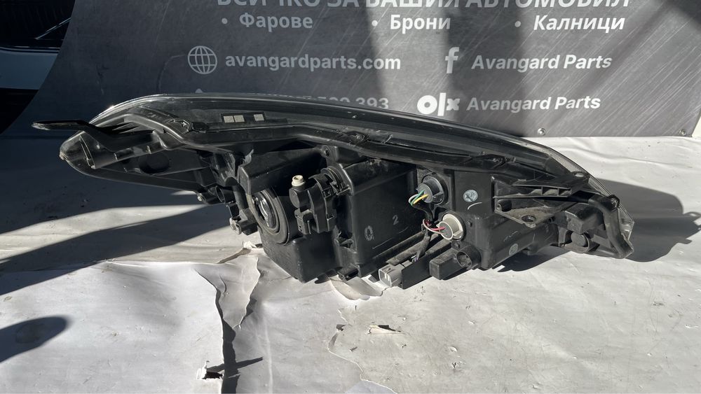 2 броя ляв фар Toyota Yaris 2017-