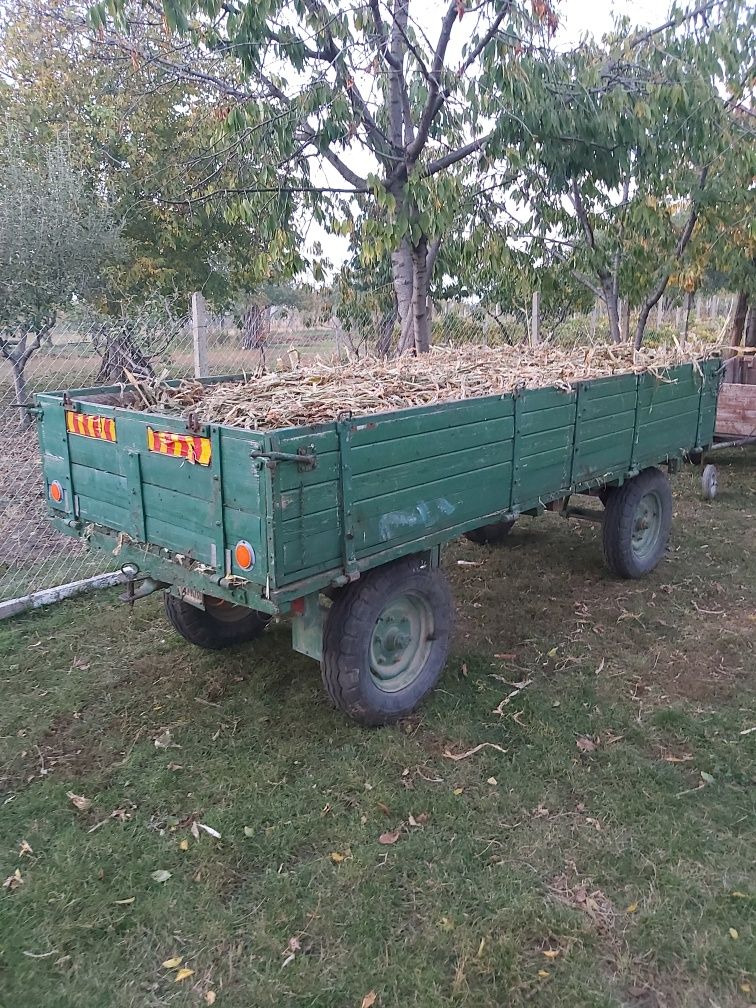 Vând remorcă agricolă