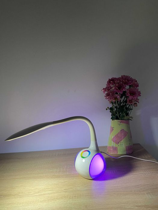 Настолна LED лампа
