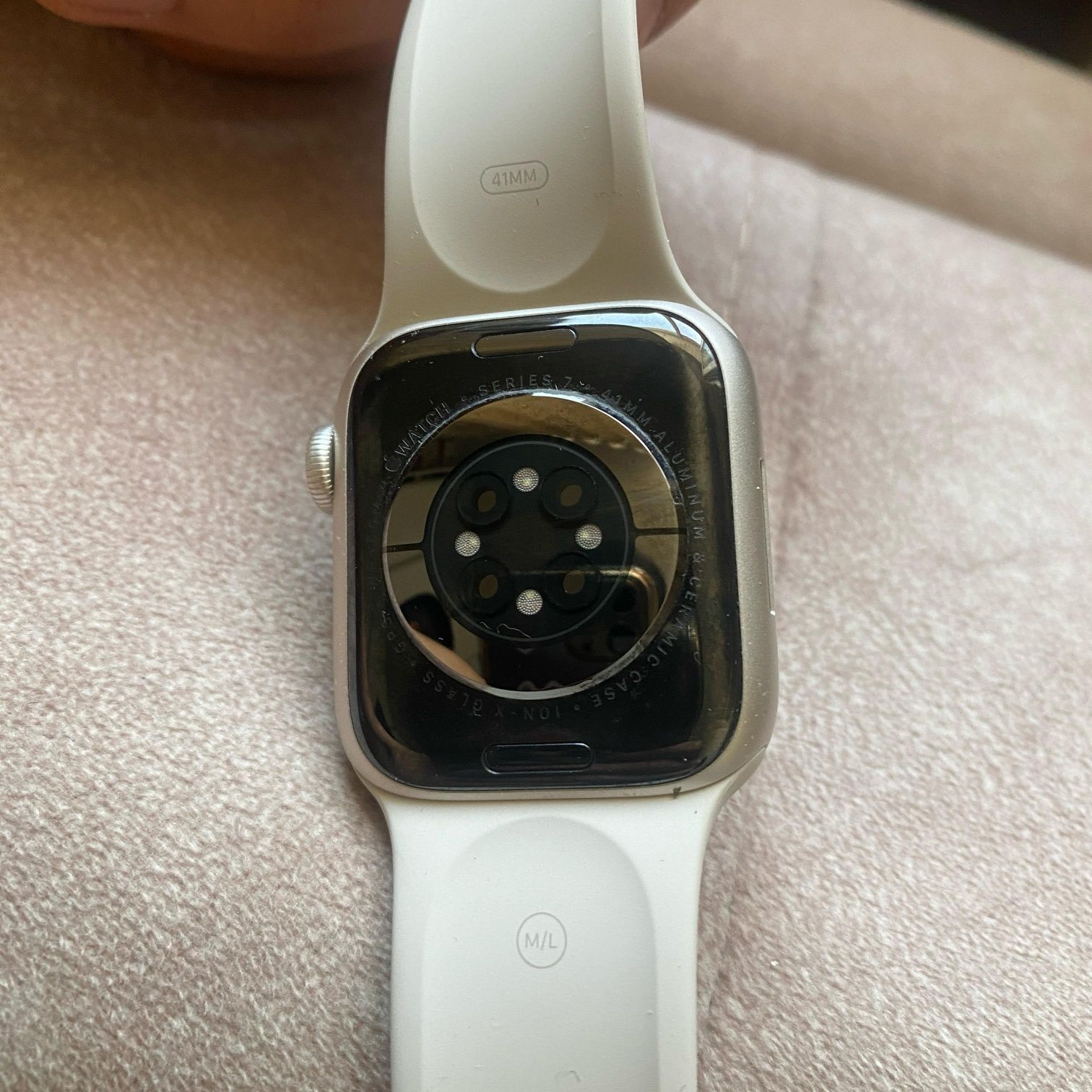 Apple Watch Series 7, 41 mm в корпусе Ultra.