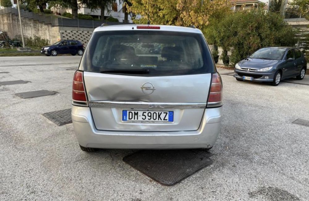 Opel Zafira 1.9CDTI на части