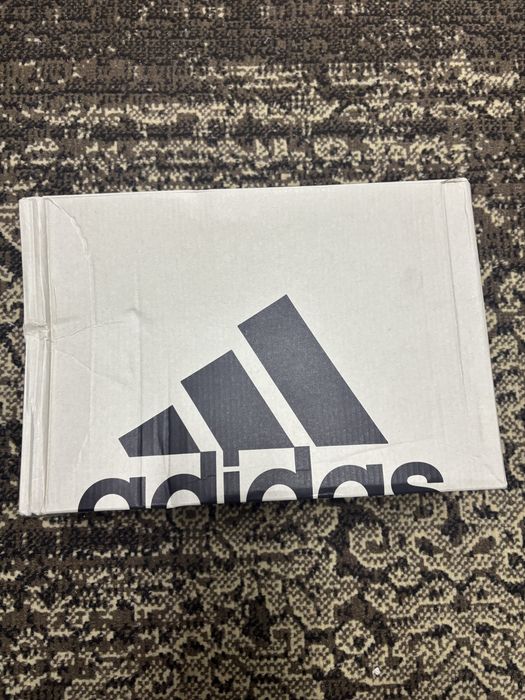 Vand Adidas pantofi noi nefolositi