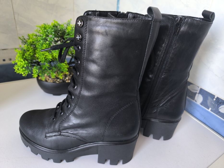 Боти от естествена кожа