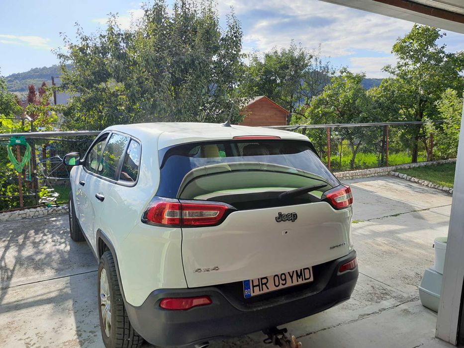 Jepp Cherokee original din SUA , adus de propriatar in Romania