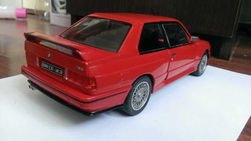 Macheta BMW M3 E30 EVO 'ursulet' rosu 1991 - Solido 1/18