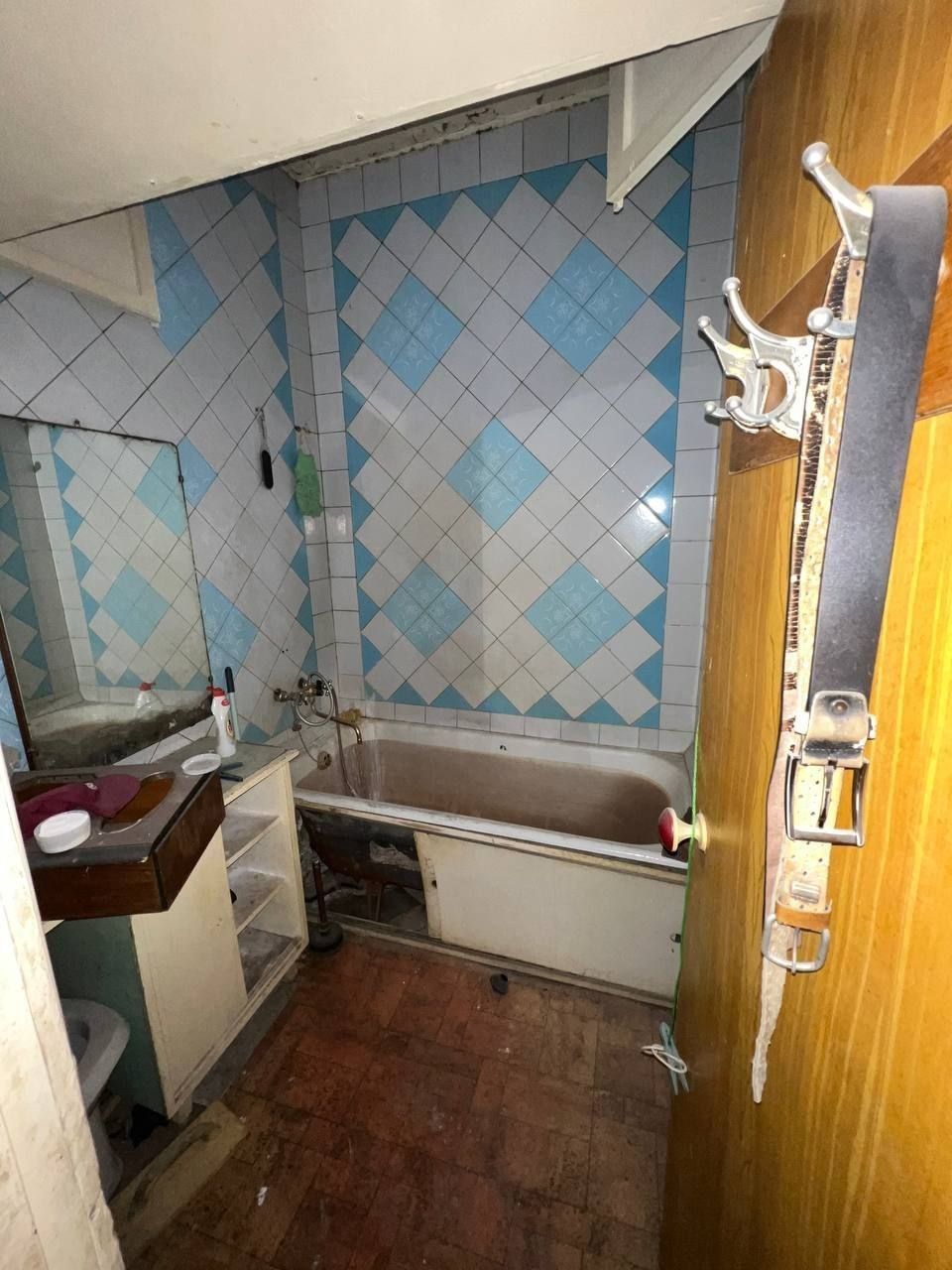 *2 комн. 1 этаж. Балкон 1,5х6.