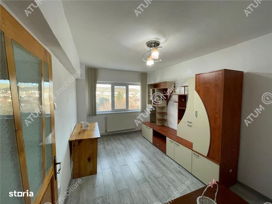 Apartament renovat cu 3 camere decomandate in Cisnadie Sibiu