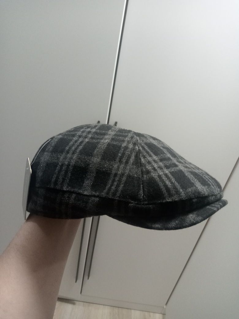 Продам зимню кепку