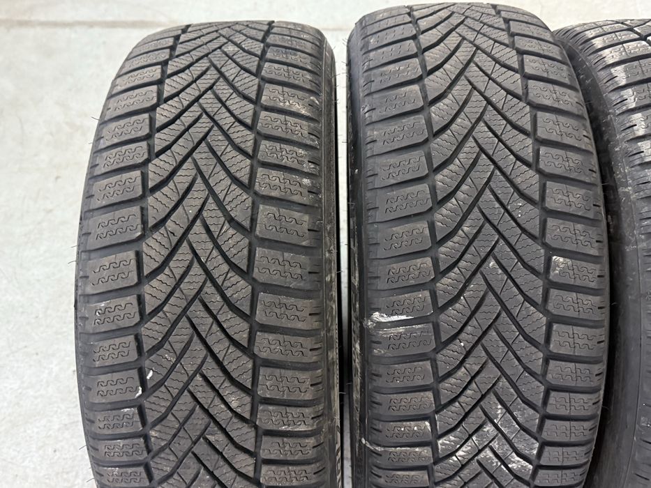 Зимни гуми 215/50/17 дот:23