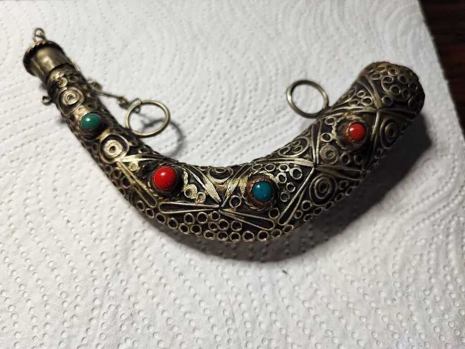 Lot vintage de 8 recipiente pentru praf de pusca