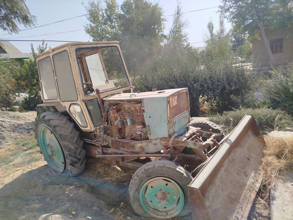Traktor sotiladi jihozlari bilan birga, oladigan qiziqadigan keishi mn