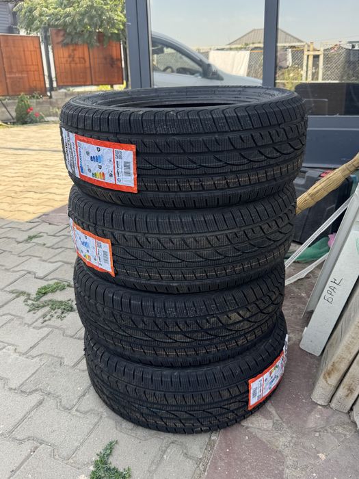 Комплект зимних шин