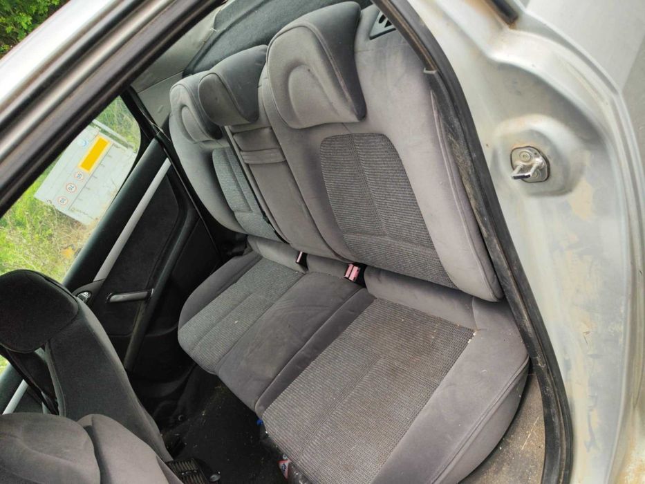 Peugeot 407 на части 1.6hdi седан