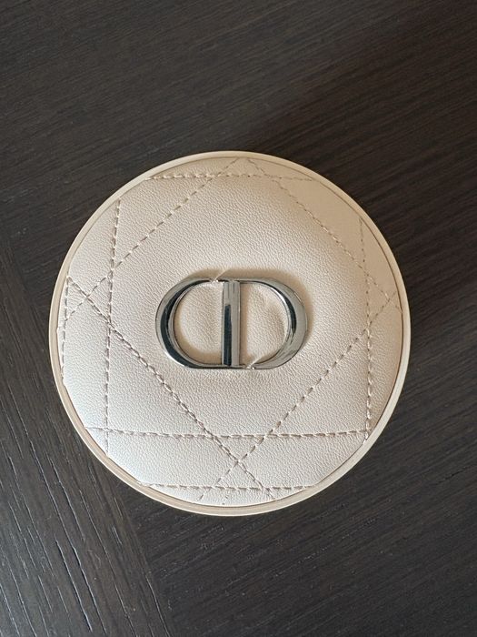 Dior пудра.